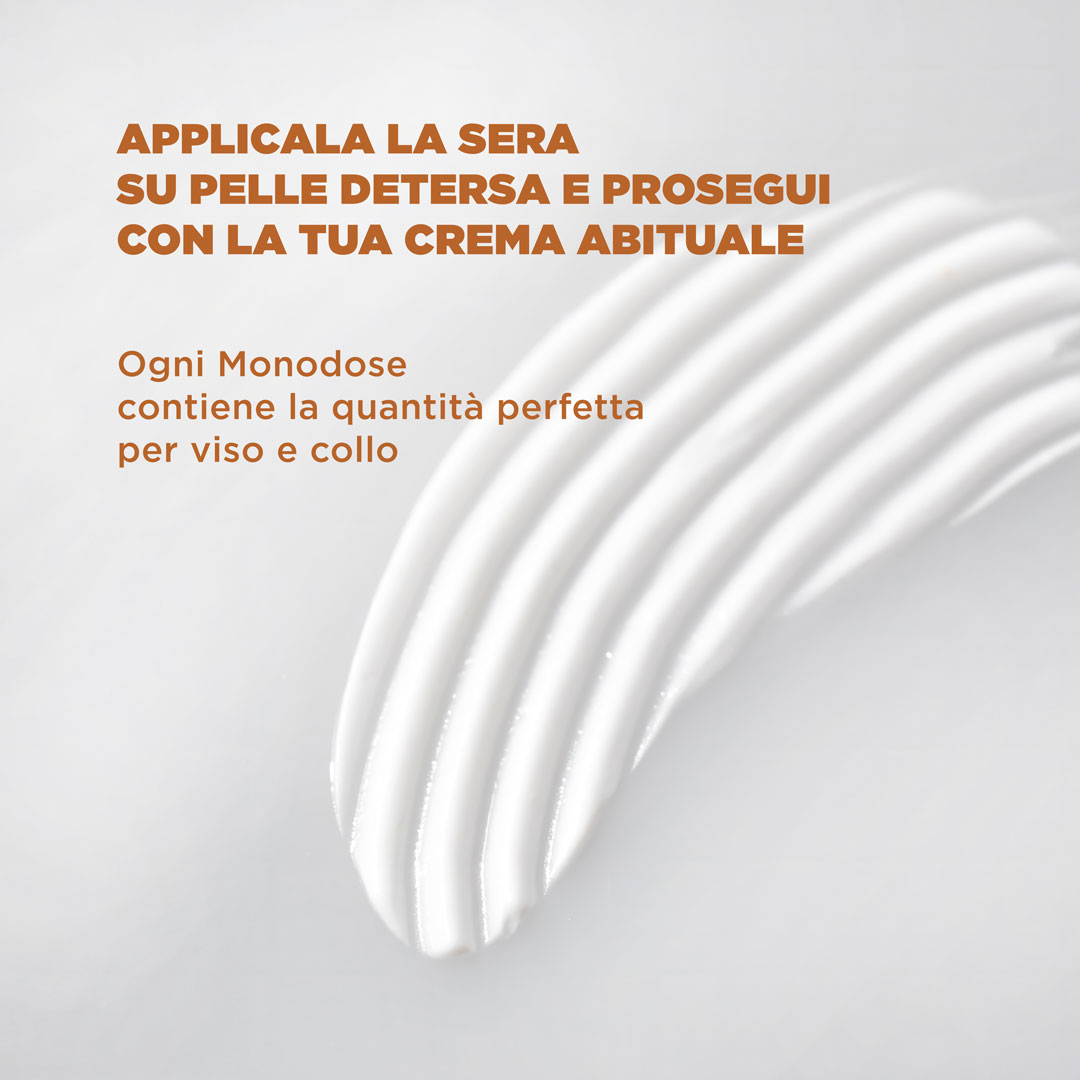 Applicare UNIQA Vitamina C alla sera su pelle ben detersa e asciutta